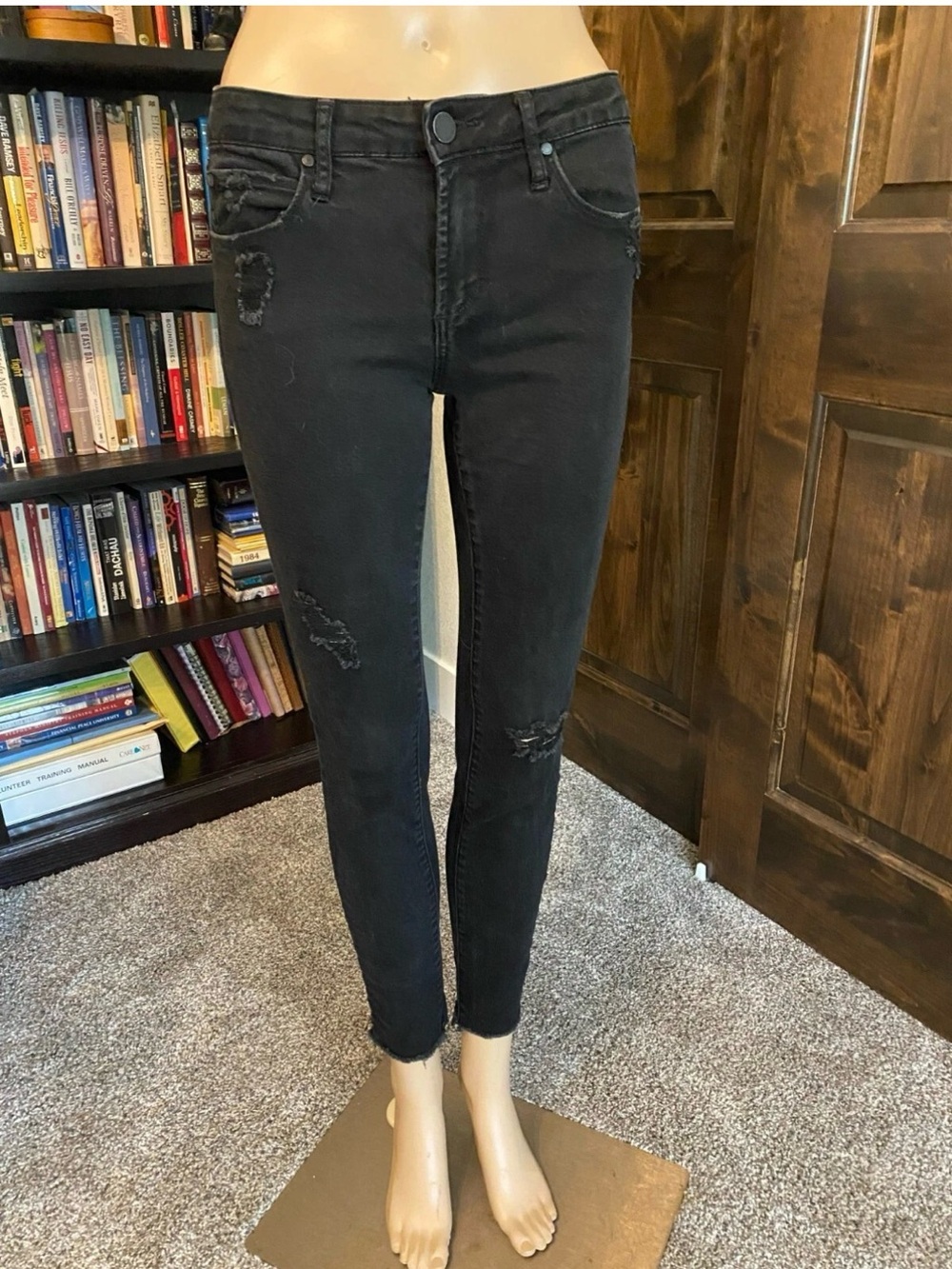 Articles Of Society Black Skinny Distressed Jeans Size 26-004